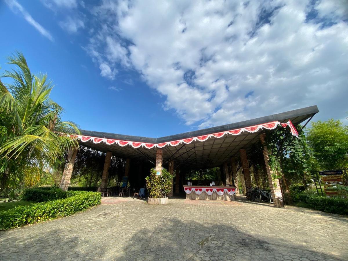"D'Bamboo Kamp" Desa Wisata Ekang Lagoi Exteriér fotografie