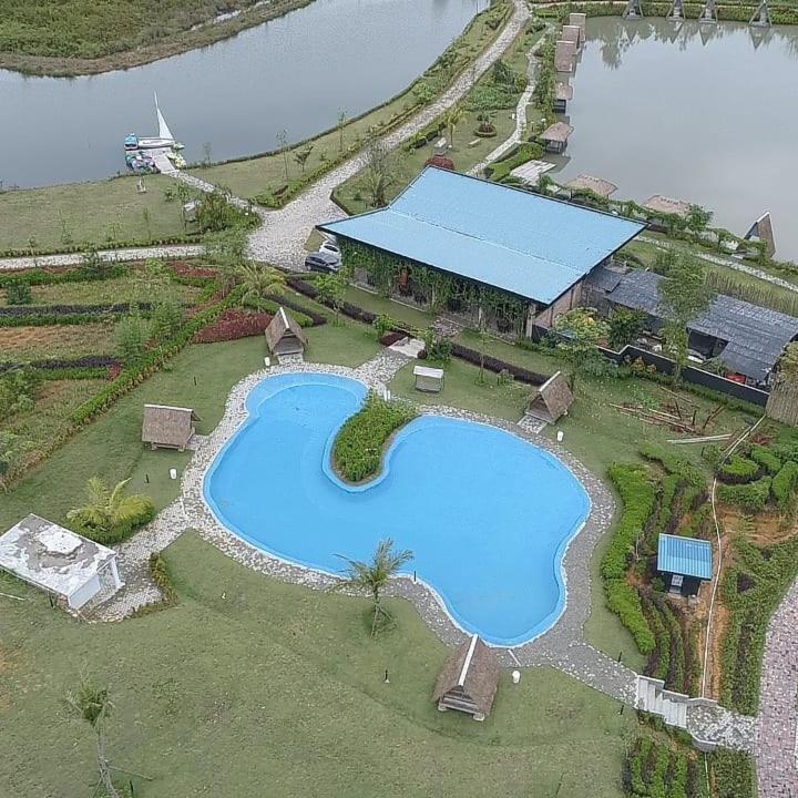 "D'Bamboo Kamp" Desa Wisata Ekang Lagoi Exteriér fotografie