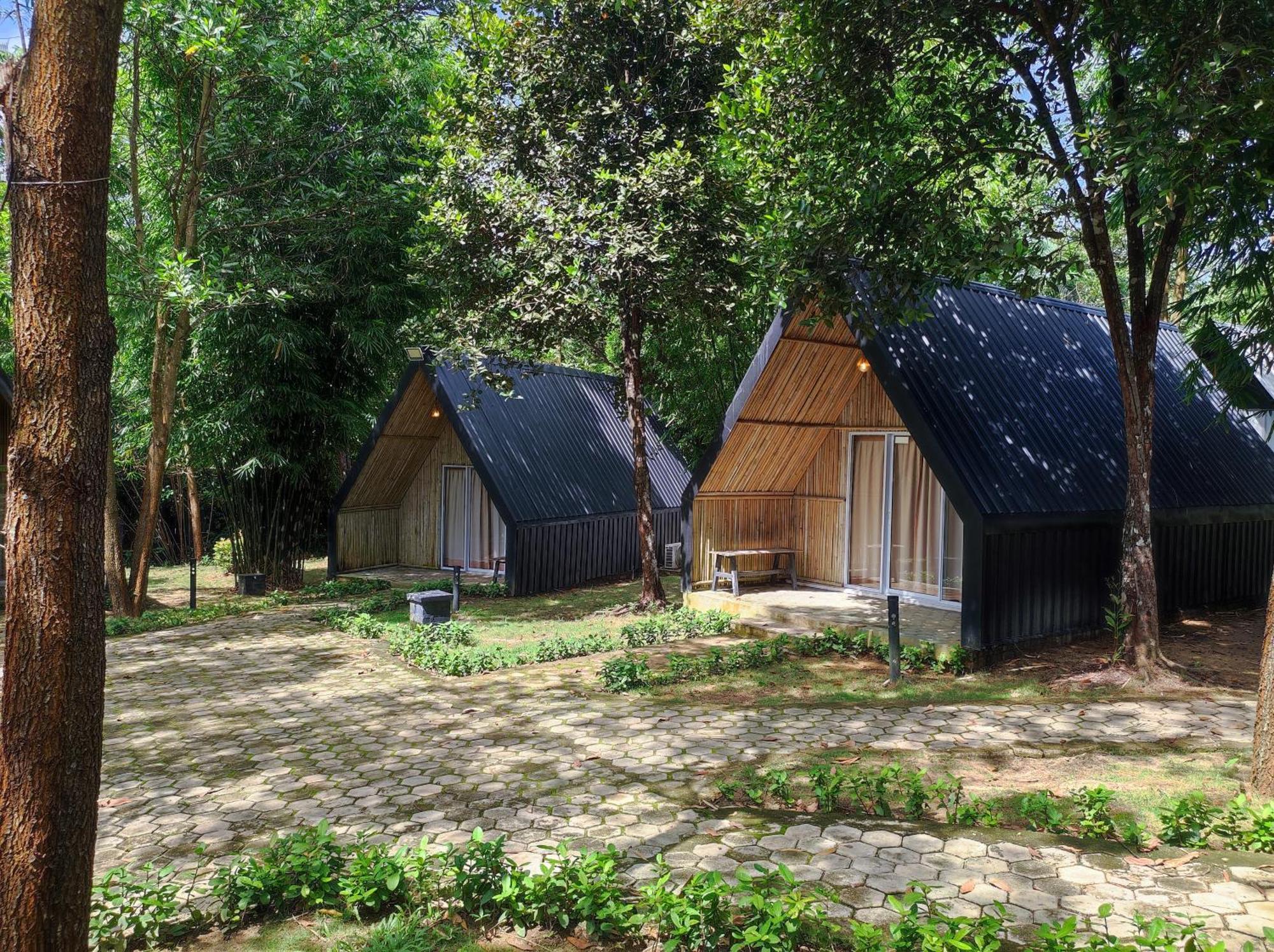 "D'Bamboo Kamp" Desa Wisata Ekang Lagoi Exteriér fotografie
