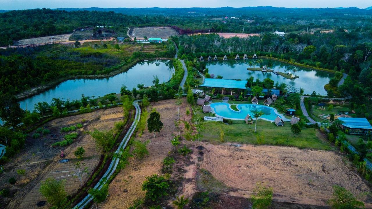 "D'Bamboo Kamp" Desa Wisata Ekang Lagoi Exteriér fotografie